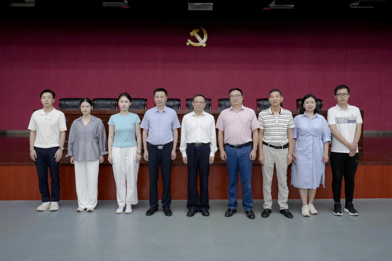 �����ٿ�������Ա���ѡ�ٱ�����һ����ί �����е���ף�ز�����